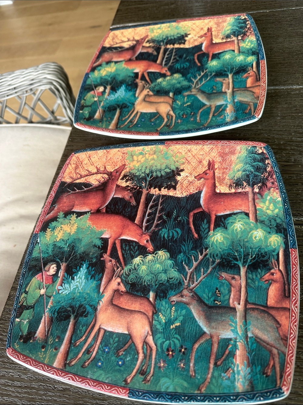 2 CACCIA Italian hunting scene dinner square plates excellent 11x11 collectible